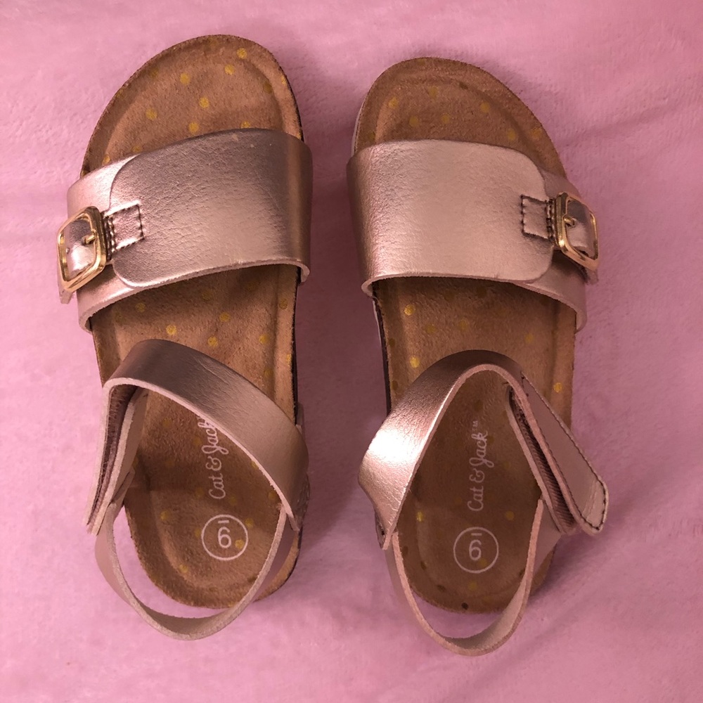 NWOT toddler girls Cat & Jack gold sandals